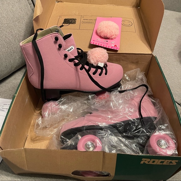 Pink roces roller skates - Picture 3 of 6